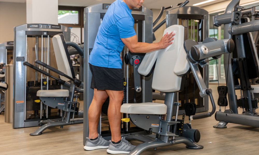 gym-cleaner